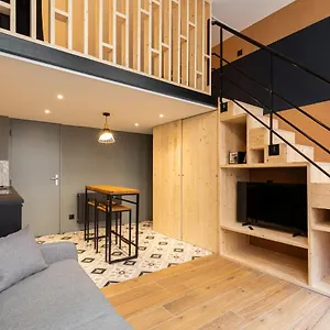 https://dify-bicyclette-quais-de-saone.hotels-rhonealpes.com